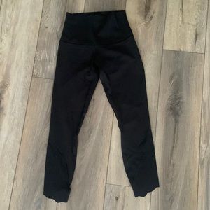 Black lululemon cropped leggings